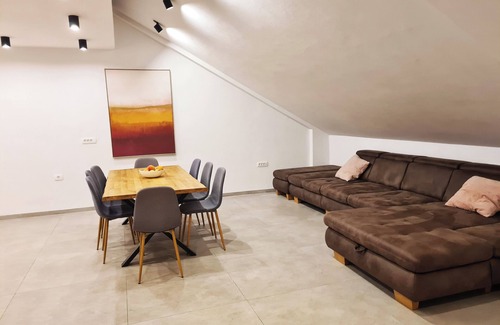 Izola Apartment | Apartment is located 5 min walk to City center and 350m from the sea coast.