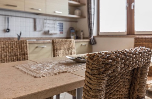 Colà Di Lazise Apartment | Apartment "Paolo" with Wi-Fi & A/C