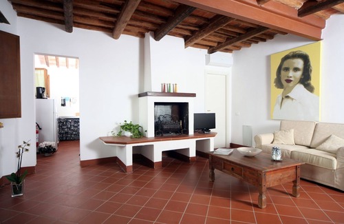 Corsanico-Bargecchia Apartment | Apartment with A/C, WIFI, pool, TV, patio, pets allowed, panoramic view, parking, close to Viareggio