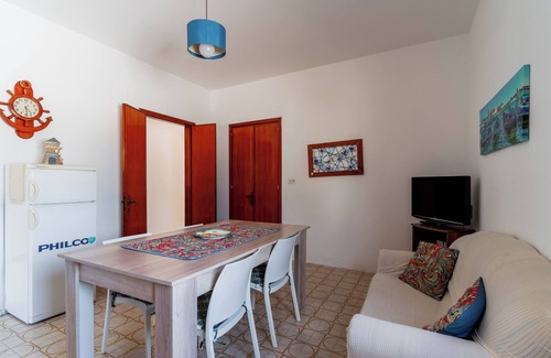 Marina di Mancaversa Apartment | Apartment 'Casa Peppe' with Private Terrace, Private Garden and Air Conditioning