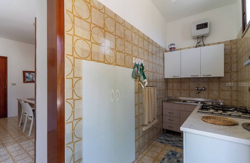 Marina di Mancaversa Apartment | Apartment 'Casa Peppe' with Private Terrace, Private Garden and Air Conditioning
