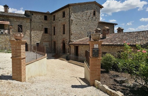 Fratta Apartment | Apartment Iris 3 Bedrooms,2 Bath, Living Room 10 Pax