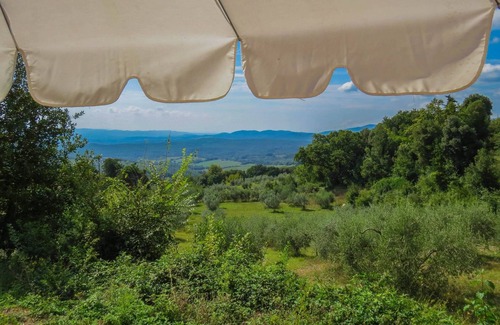 Monteverdi Marittimo Apartment | Apartment with panoramic views, quiet location