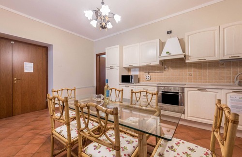 Santigaro Apartment | Apartment 'Ares - Oleadei' with Mountain View, Wi-Fi and Air Conditioning