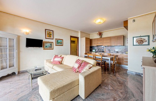 San Felice del Benaco Apartment | Apartment 'Happy Villa' with Lake View, Private Terrace and Wi-Fi