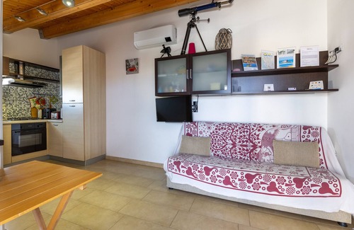 Punta Secca Apartment | Apartment 'Appartamento Sole' with Sea View, Wi-Fi and Air Conditioning