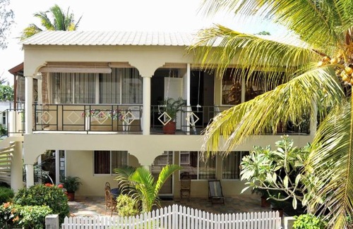 Pereybere Apartment | Apartment Ixora by Dami Villa