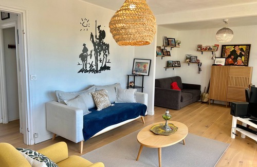 Lorient Apartment | Apartment 'Jolie Vue - T2 Lorient Centre' with Balcony and Wi-Fi - by Breizh key