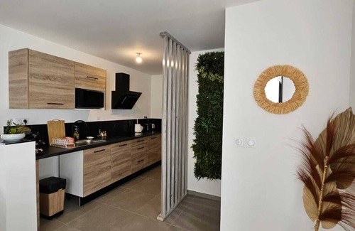 Saint-Pierre De La Reunion Apartment | Apartment Joly brise 3 in Terre Sainte near small beach/CHU