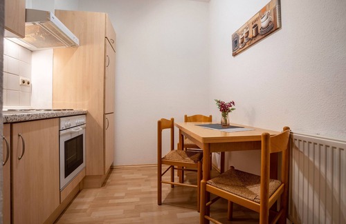 Muritz Apartment | Apartment 'Junkerstube 4' with Shared Garden, Balcony and Wi-Fi