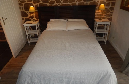 Erdeven Apartment | Apartment 'Ker Mané Teviec' with Shared Terrace, Shared Garden and Wi-Fi
