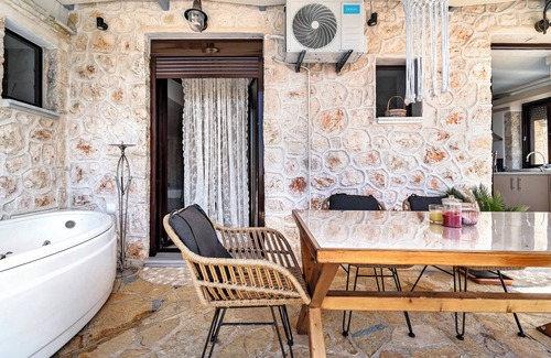 Kavallos Apartment | Apartment "Key" with Private Garden, Terrace & Wi-Fi
