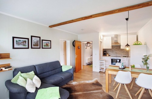 Gudenhagen Apartment | Apartment 'Kleine Auszeit' with Shared Garden, Balcony and Wi-Fi