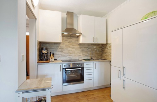 Gudenhagen Apartment | Apartment 'Kleine Auszeit' with Shared Garden, Balcony and Wi-Fi