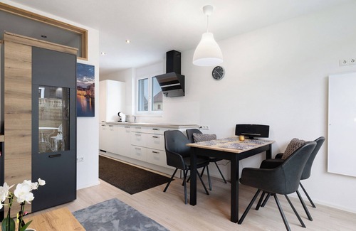 Lustenau Apartment | Apartment 'König' with Mountain View, Shared Terrace and Wi-Fi