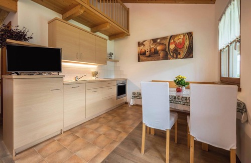 Bressanone Apartment | Apartment "Kreuzhof links" with Mountain View, Wi-Fi, Balcony & Garden