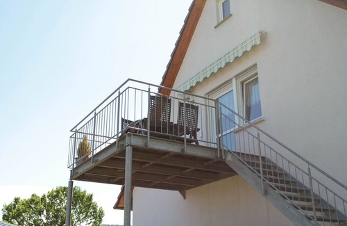 Wahlwies Apartment | Apartment 'Kunibert' with Balcony and Wi-Fi