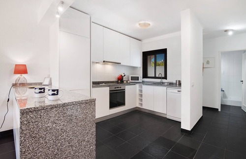 Alpouvar Apartment | Apartment 'Kyara' with Shared Pool, Wi-Fi and Air Conditioning