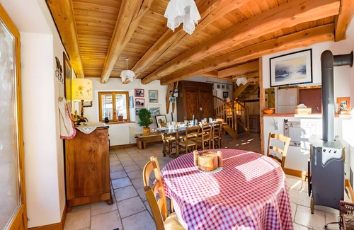 Saint-Veran Apartment | Apartment 'L'Alpazen' with Mountain View, Balcony and Wi-Fi