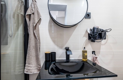 Brackenheim Apartment | Apartment 'Luxusloft Hausen' with Wi-Fi and Air Conditioning