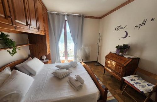 Lierna Apartment | Apartment L'ulivo lake view private road 5 kilometers from Varenna