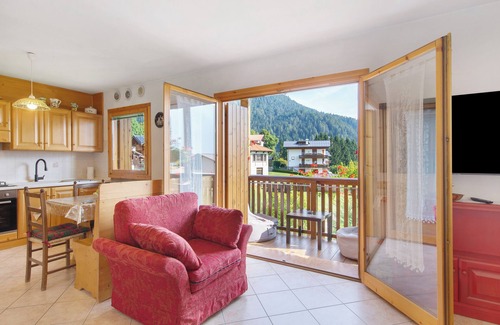 Calalzo di Cadore Apartment | Apartment 'La Casa Di Suri' with Mountain View, Balcony and Wi-Fi