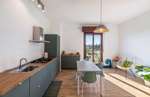 San Zeno Apartment | Apartment 'La Casetta' with Balcony and Air Conditioning