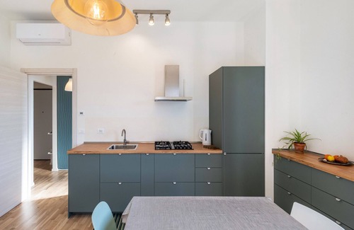 San Zeno Apartment | Apartment 'La Casetta' with Balcony and Air Conditioning