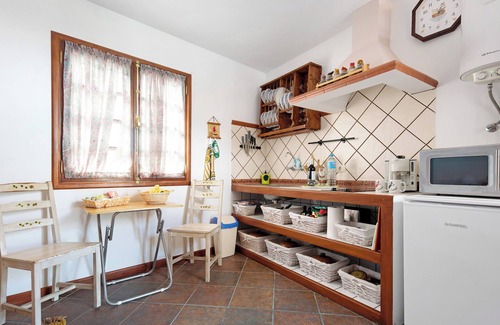 Los Silos Apartment | Apartment La Casita Canaria with Sea & Mountain View, Terrace & BBQ