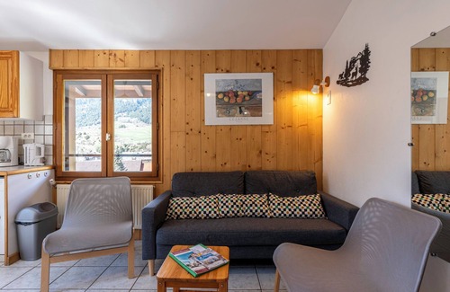 Termignon Apartment | Apartment 'La Favière' with Mountain View, Balcony and Wi-Fi