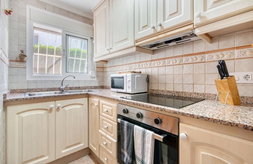 Paichi Apartment | Apartment 'La Finca' with Sea View, Wi-Fi and Air Conditioning