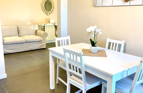 Rovezzano Apartment | Apartment 'La Loggetta Di Leonardo' with Wi-Fi and Air Conditioning
