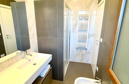 Rovezzano Apartment | Apartment 'La Loggetta Di Leonardo' with Wi-Fi and Air Conditioning