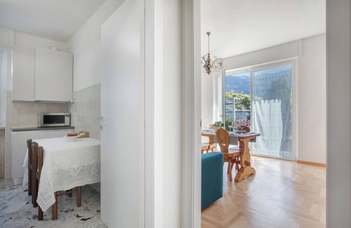 Aosta Apartment | Apartment 'La Meison De La Louye' with Mountain View, Wi-Fi and Air Conditioning