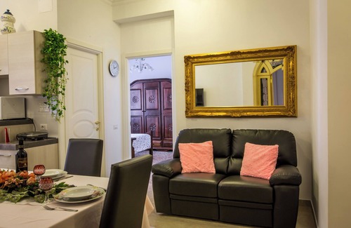Rione XIV Borgo Apartment | Apartment “La Primavera holidayhouse” center Rome 100 m from Vatican Free Wifi
