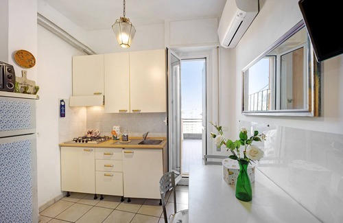 Loano Apartment | Apartment 'La terrazza di Loredana' by the Beach with A/C and Garden