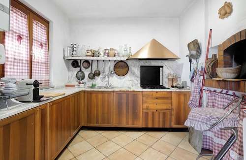 Arcola Apartment | Apartment 'La Torre' with Mountain View, Private Terrace and Wi-Fi