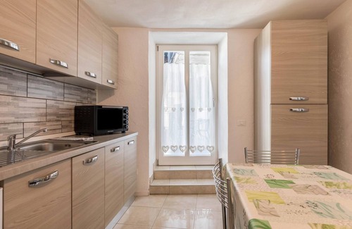 Baselga di Pine Apartment | Apartment 'Lago delle Rane' with Mountain View, Balcony & Wi-Fi