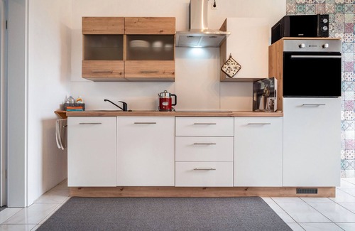 Hohenmocker Apartment | Apartment 'Landglück' with Private Terrace, Shared Garden and Wi-Fi