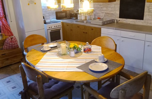 Jungersdorf Apartment | Apartment 'Langerwehe' with Private Terrace, Private Garden and Wi-Fi