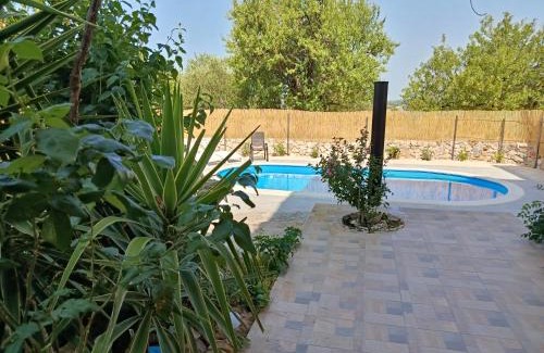 Donje Polje Apartment | Apartment Laura - with PRIVATE swimming pool