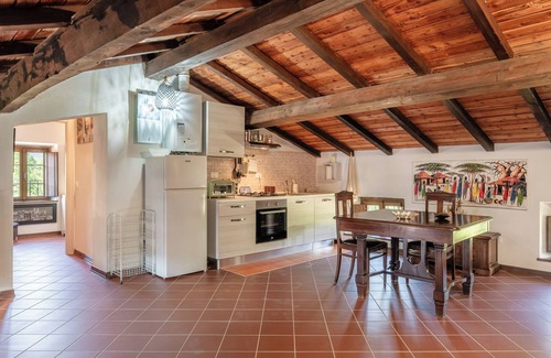 Casone Carpinelli Apartment | Apartment 'Le Due Cime' with Shared Garden and Wi-Fi