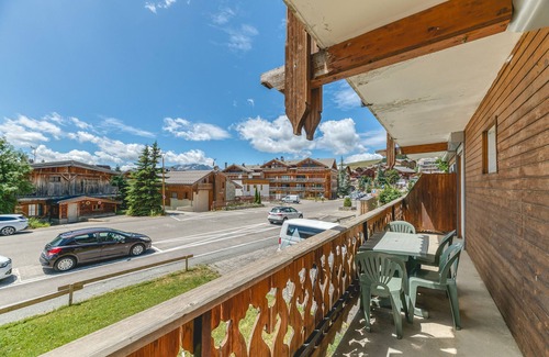 Jeux Apartment | Apartment 'Les Crocus 1-2' with Balcony and Wi-Fi