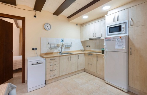 Jorba Apartment | Apartment 'Les Muntades Terra' with Mountain View, Wi-Fi and Air Conditioning