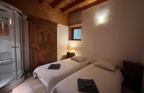 Oz-en-Oisans Apartment | Apartment Les Rousses 3 minutes from Alpe dHuez Grand Domaine via Oz en Oisans