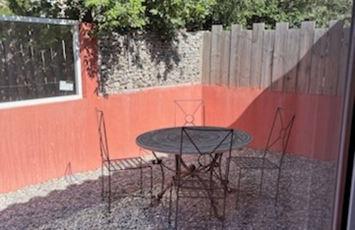 Ginasservis Apartment | Apartment "Les Salons du Bastier 1" with Private Terrace & Wi-Fi