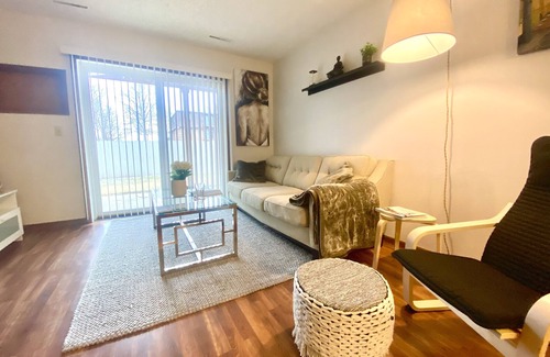 Coralville Apartment | Apartment Less Than 2 Miles From Kinnick