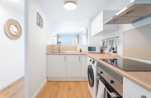 Canet de Berenguer Apartment | Apartment 'Lopimar playa Canet' with Shared Pool, Wi-Fi and Air Conditioning