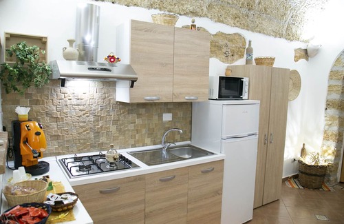 Terrasini House | Apartment located in ground floor 2 bedrooms