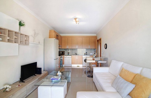 Branqueira Apartment | Apartment 'Loft 39' with Shared Pool, Shared Garden and Wi-Fi